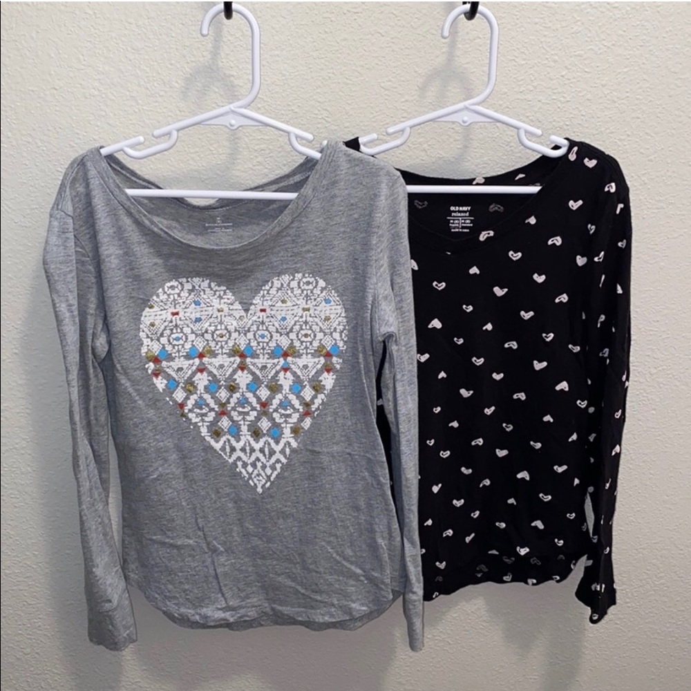 2 Girls Long Sleeve Tops